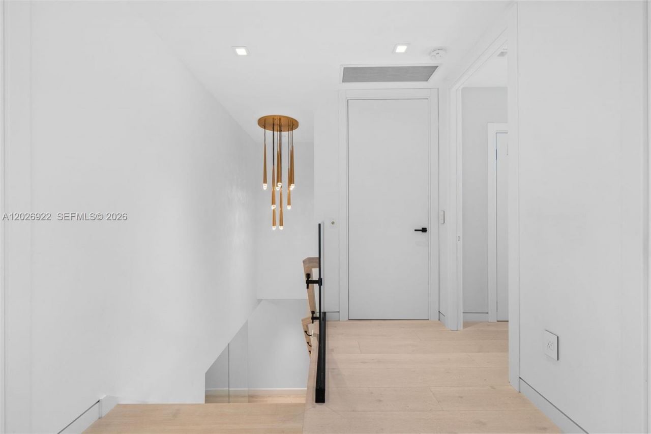 16500 Collins Ave , Unit TH-8, Sunny Isles Beach, FL 33160 Photo