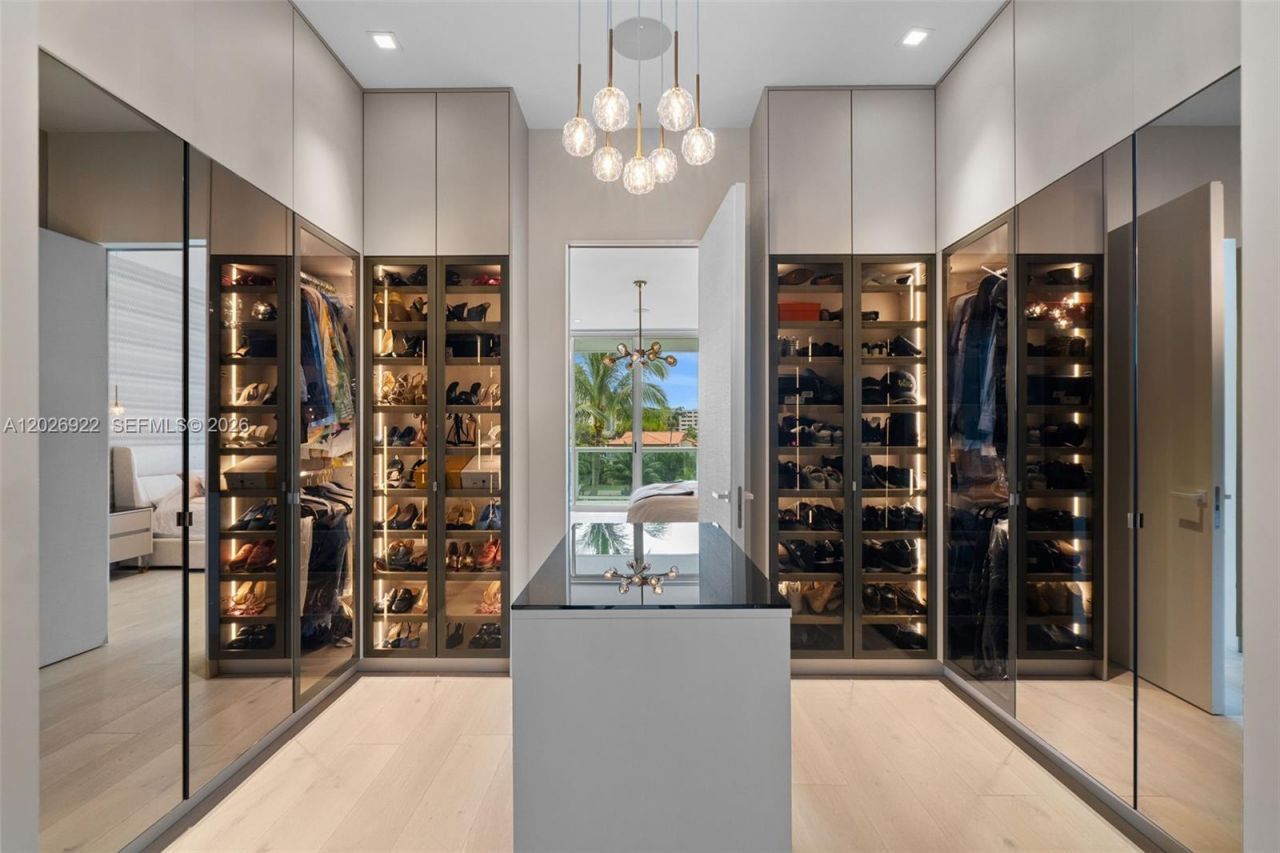 16500 Collins Ave , Unit TH-8, Sunny Isles Beach, FL 33160 Photo