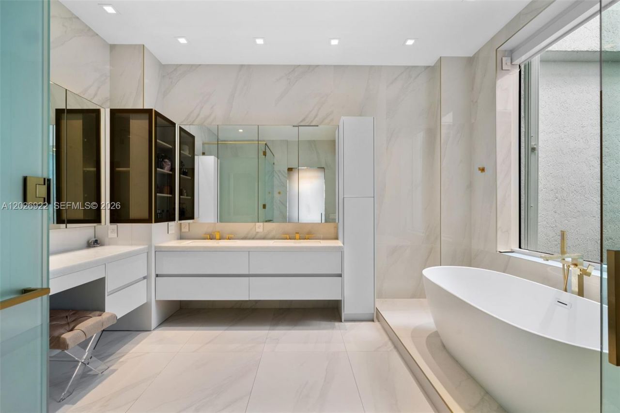 16500 Collins Ave , Unit TH-8, Sunny Isles Beach, FL 33160 Photo
