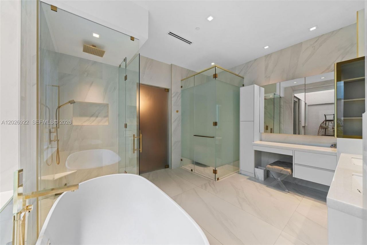 16500 Collins Ave , Unit TH-8, Sunny Isles Beach, FL 33160 Photo