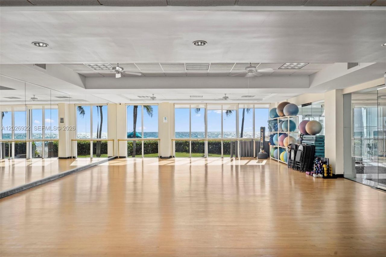 16500 Collins Ave , Unit TH-8, Sunny Isles Beach, FL 33160 Photo
