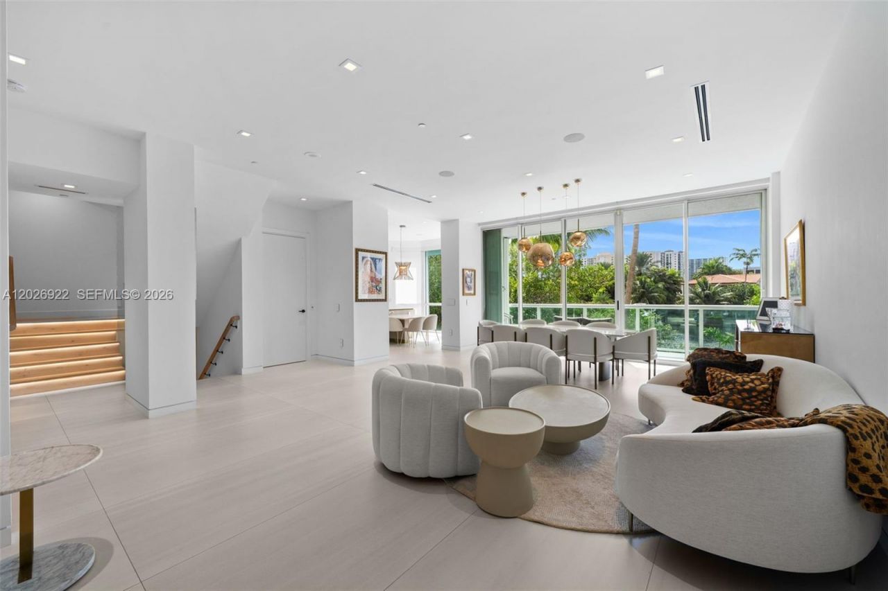 16500 Collins Ave , Unit TH-8, Sunny Isles Beach, FL 33160 Photo