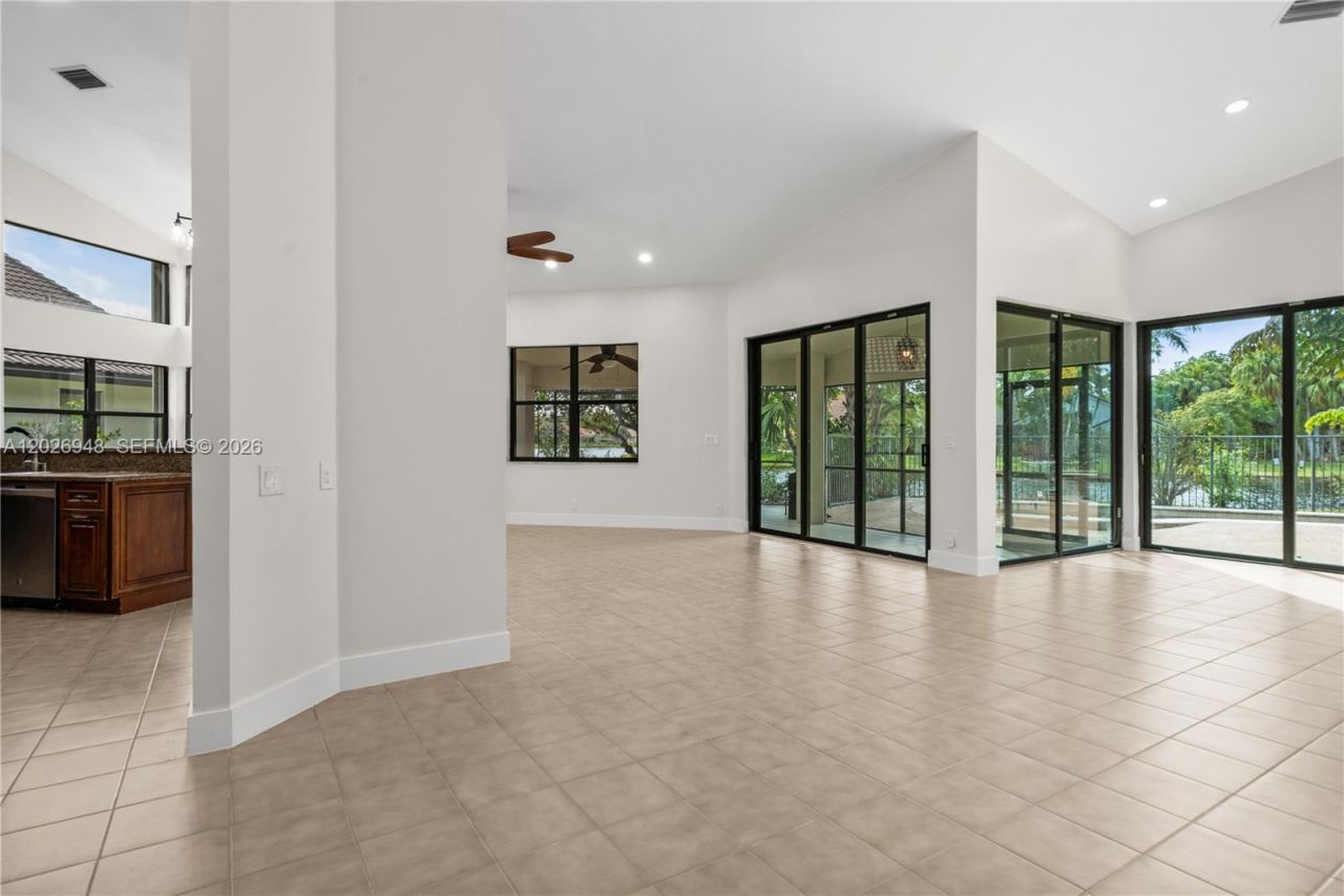 1087 Deerwood Ln, Weston, FL 33326 Photo