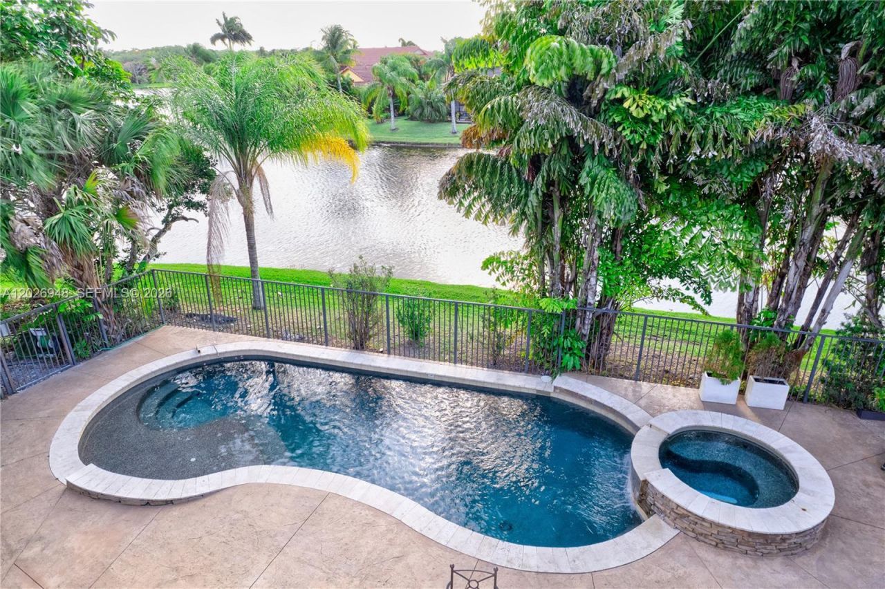 1087 Deerwood Ln, Weston, FL 33326 Photo
