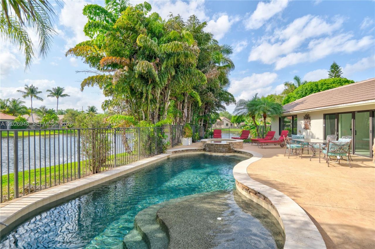 1087 Deerwood Ln, Weston, FL 33326 Photo