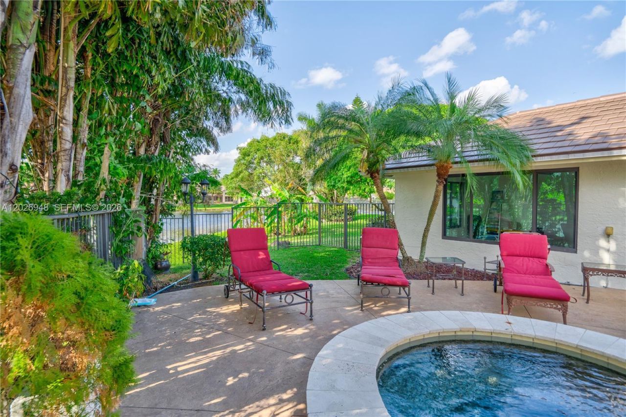 1087 Deerwood Ln, Weston, FL 33326 Photo