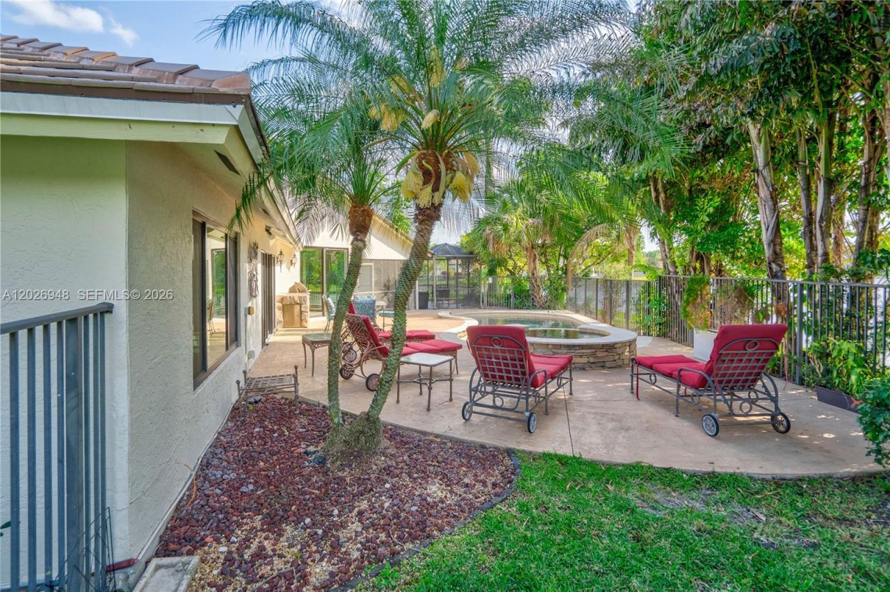 1087 Deerwood Ln, Weston, FL 33326 Photo