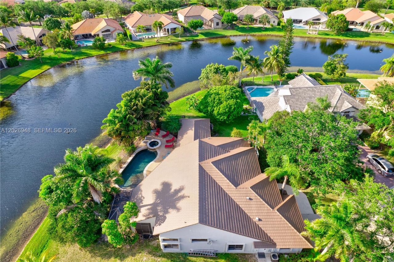 1087 Deerwood Ln, Weston, FL 33326 Photo