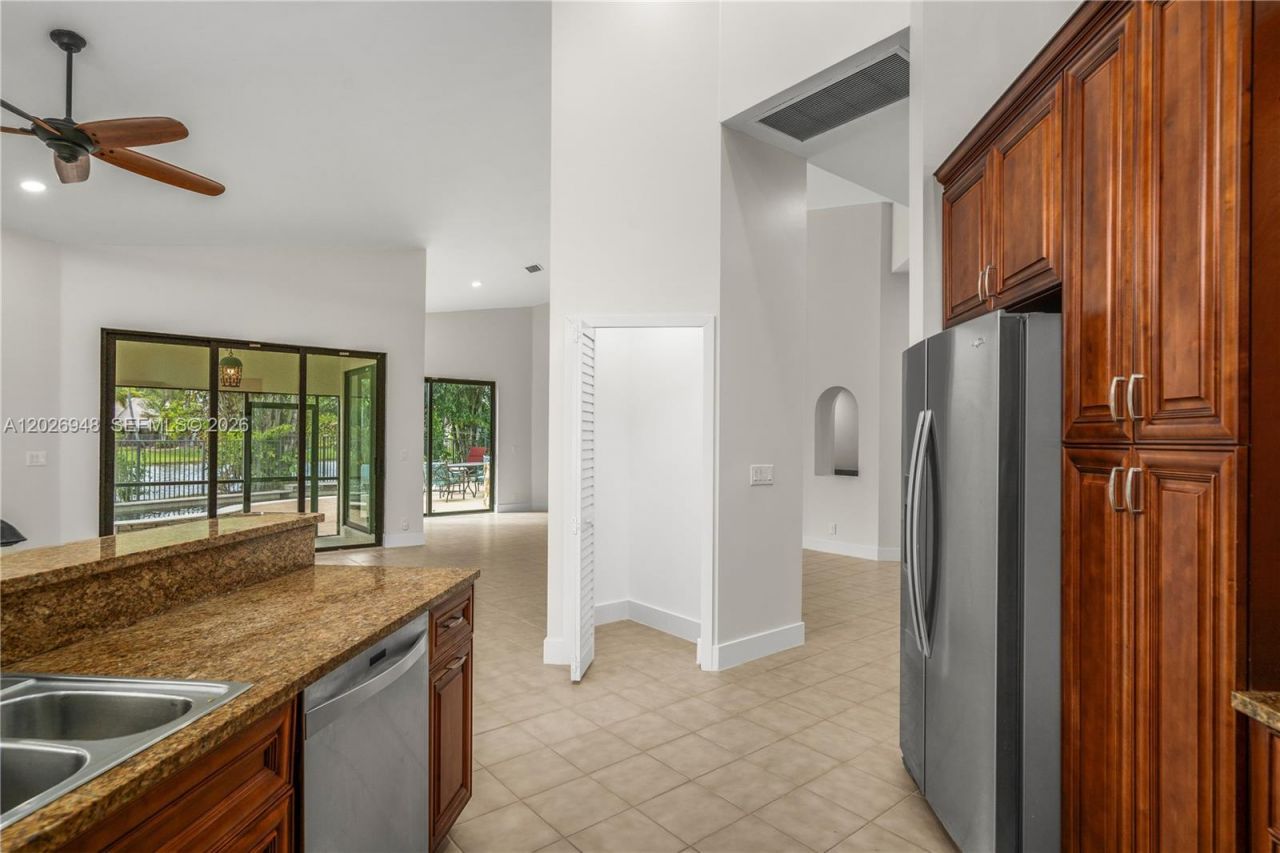 1087 Deerwood Ln, Weston, FL 33326 Photo
