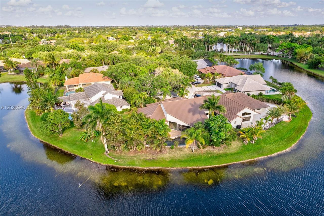 1087 Deerwood Ln, Weston, FL 33326 Photo