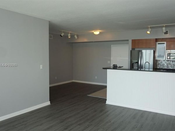 325 S Biscayne Blvd , Unit 2022, Miami, FL 33131