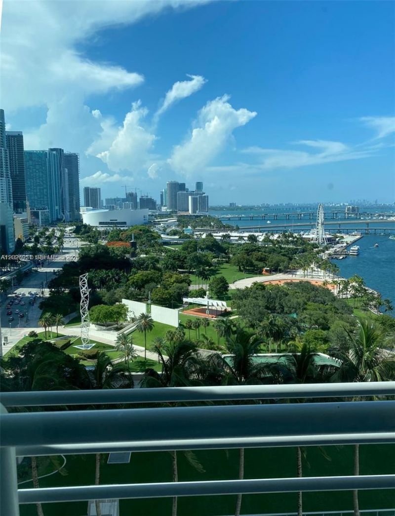 325 S Biscayne Blvd , Unit 2022, Miami, FL 33131 Photo