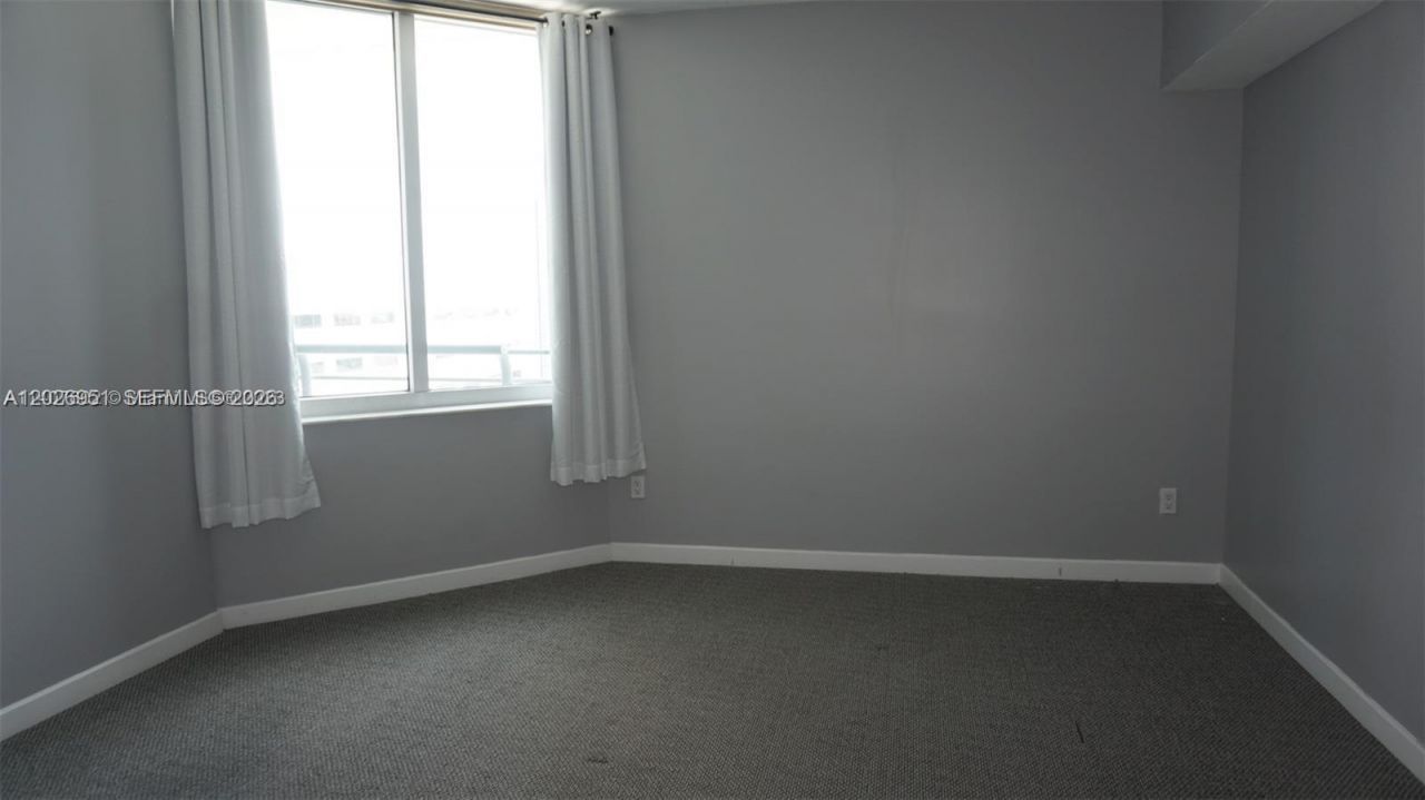 325 S Biscayne Blvd , Unit 2022, Miami, FL 33131 Photo