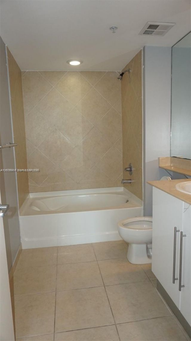 325 S Biscayne Blvd , Unit 2022, Miami, FL 33131 Photo