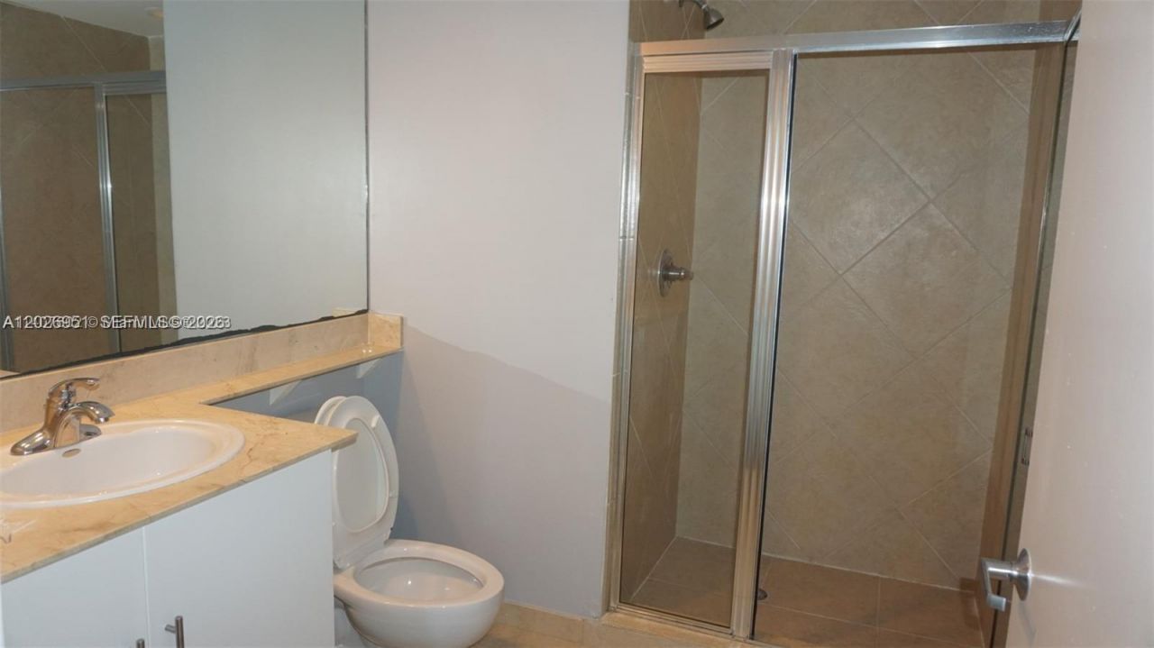 325 S Biscayne Blvd , Unit 2022, Miami, FL 33131 Photo