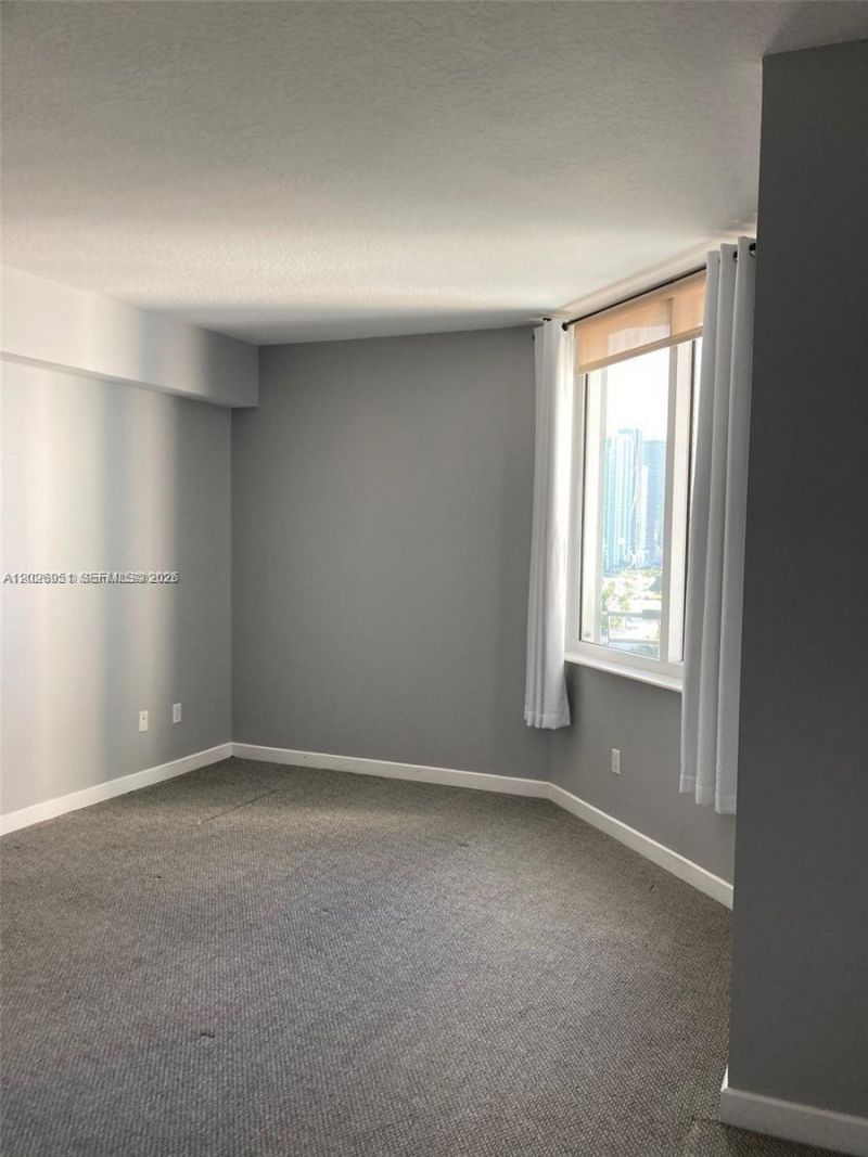 325 S Biscayne Blvd , Unit 2022, Miami, FL 33131 Photo