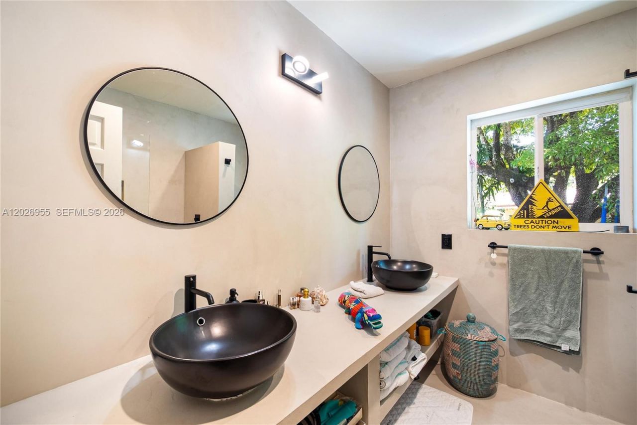 3520 Saint Gaudens Ct, Miami, FL 33133 Photo