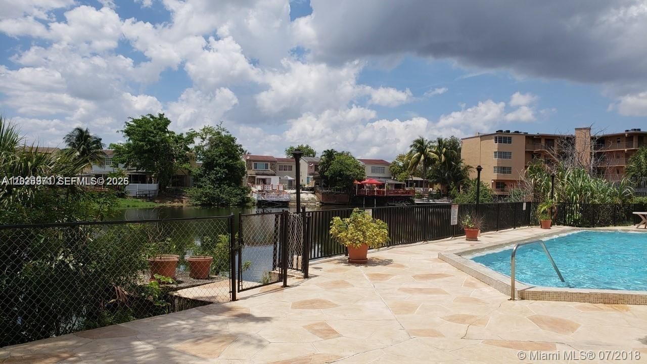 1325 W 68th St , Unit 214, Hialeah, FL 33014 Photo