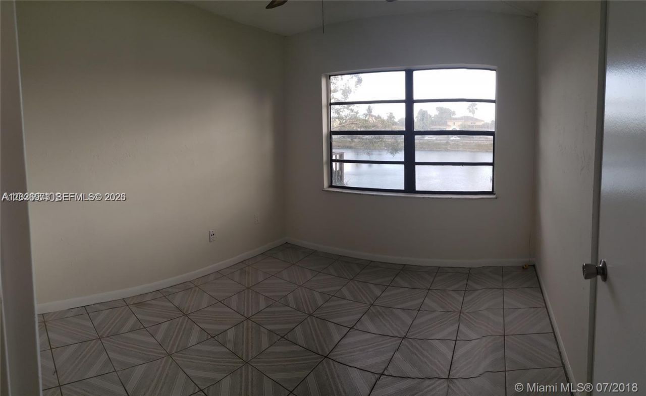 1325 W 68th St , Unit 214, Hialeah, FL 33014 Photo