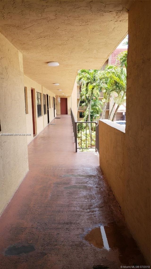 1325 W 68th St , Unit 214, Hialeah, FL 33014 Photo