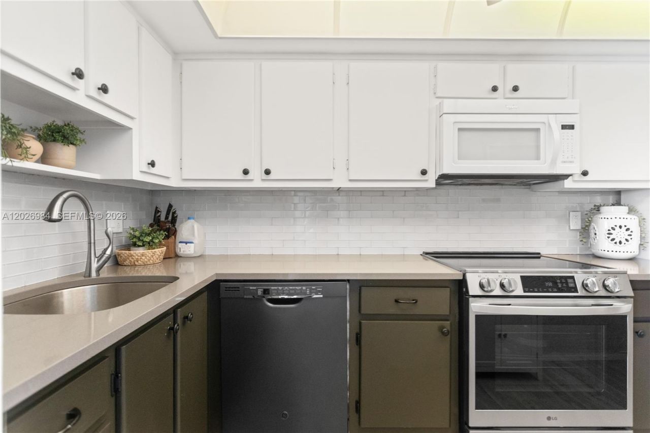 743 N Riverside Dr , Unit 4B, Pompano Beach, FL 33062 Photo