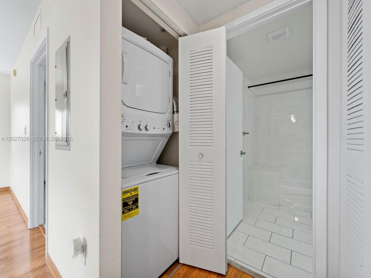 2740 SW 28th Ter, Unit 508, Miami, FL 33133 Photo
