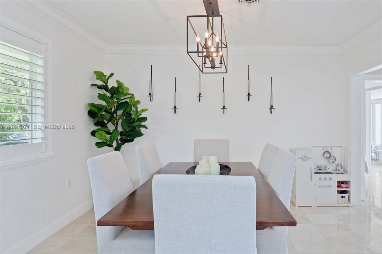 4750 Alhambra Cir , Coral Gables, FL 33146 Photo