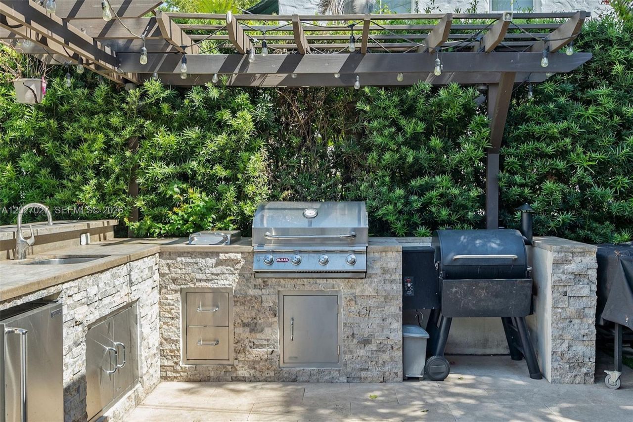 4750 Alhambra Cir , Coral Gables, FL 33146 Photo