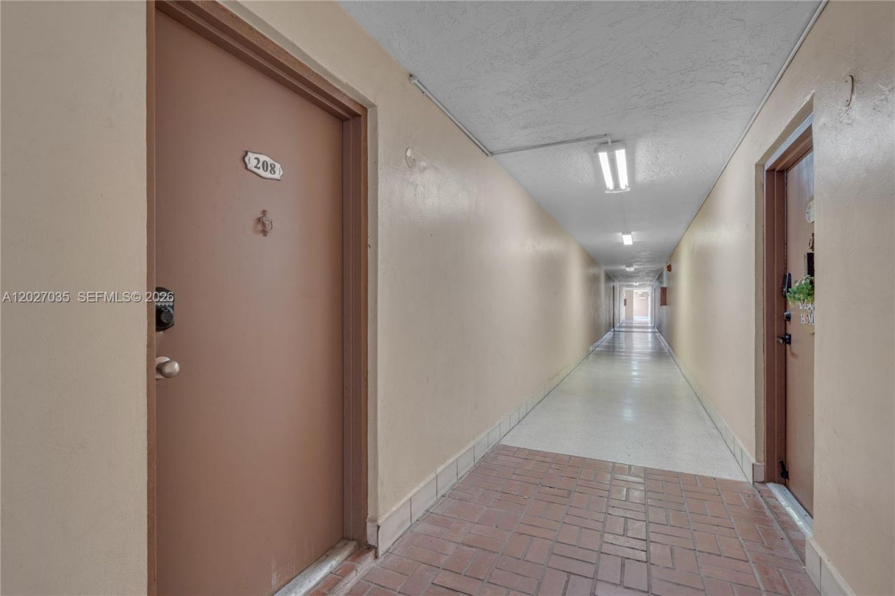 9440 W Flagler St , Unit 208, Miami, FL 33174 Photo