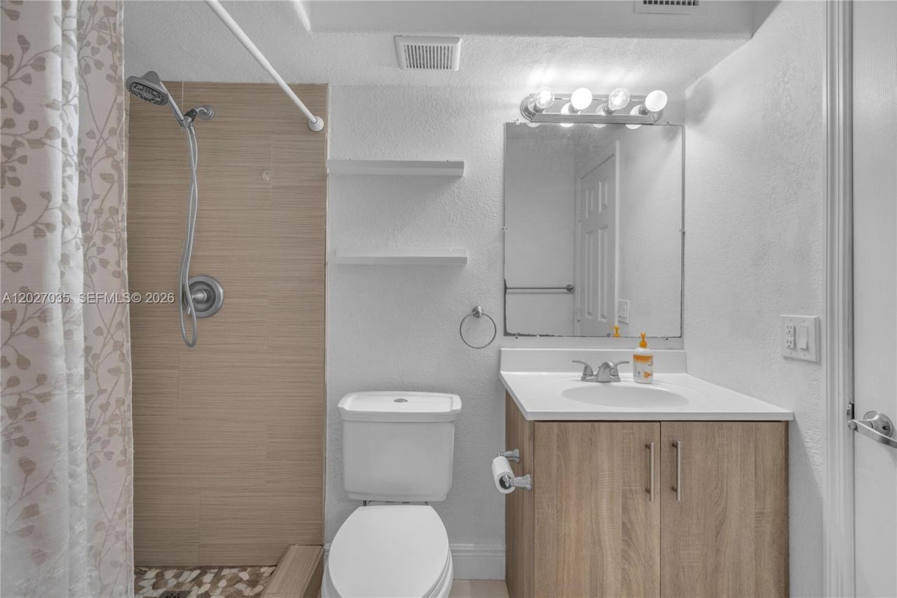 9440 W Flagler St , Unit 208, Miami, FL 33174 Photo