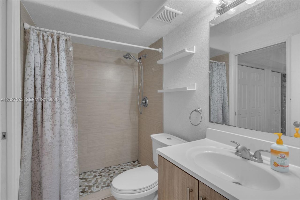 9440 W Flagler St , Unit 208, Miami, FL 33174 Photo