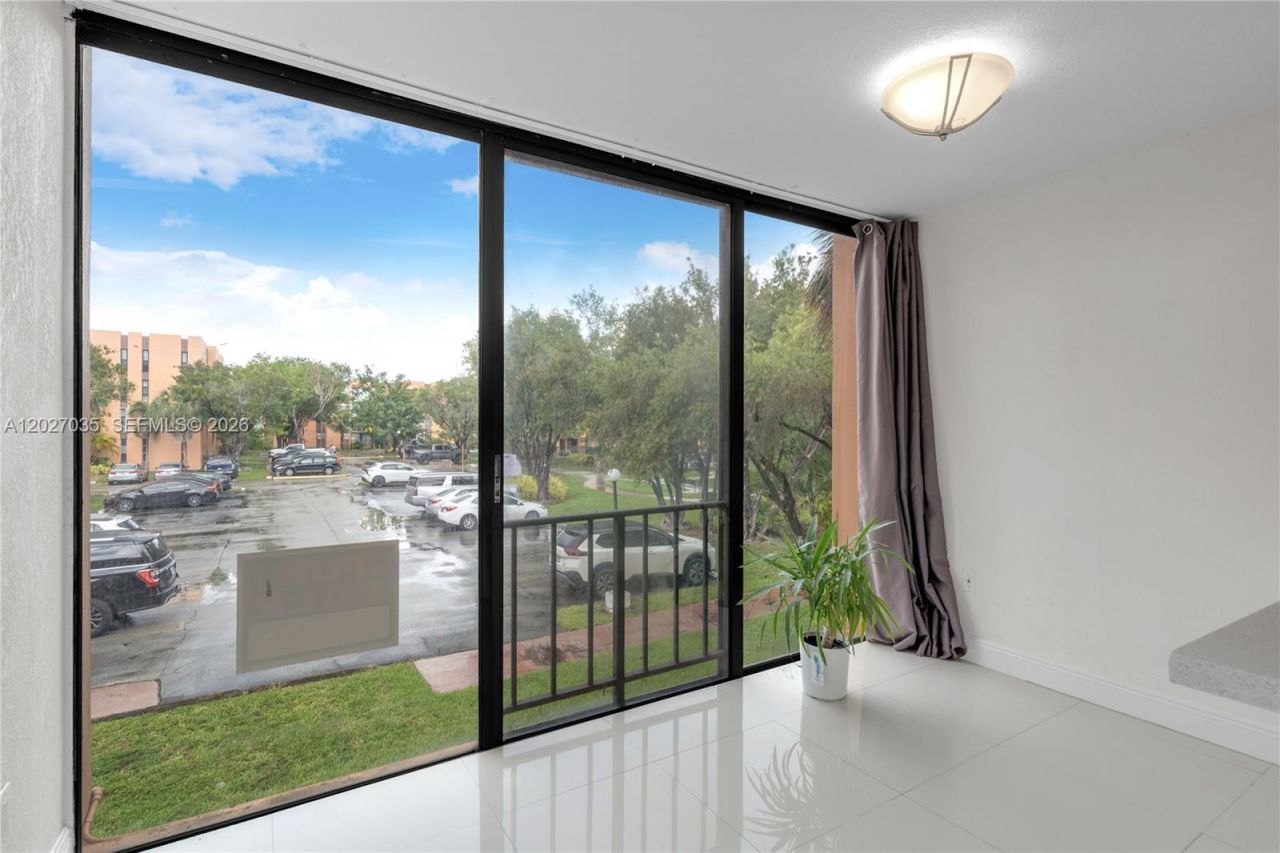 9440 W Flagler St , Unit 208, Miami, FL 33174 Photo