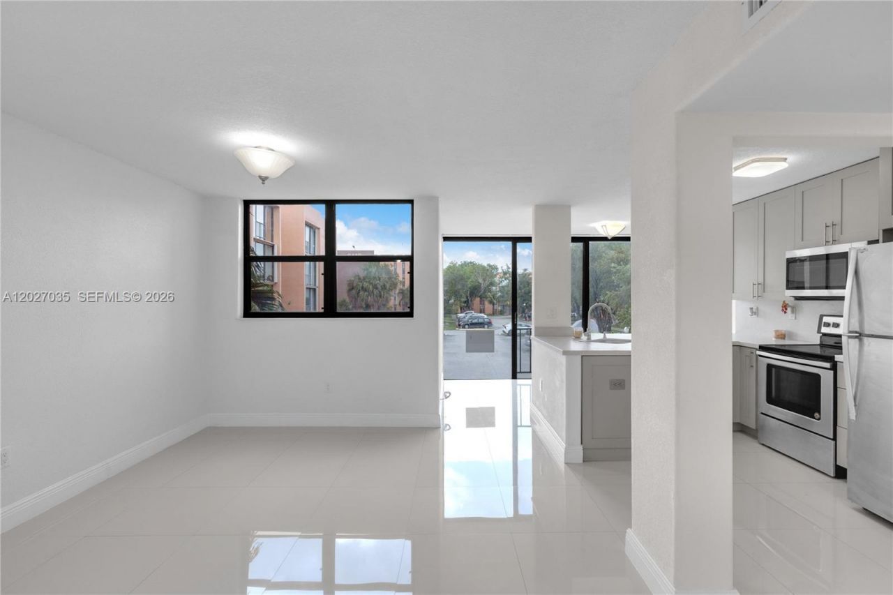 9440 W Flagler St , Unit 208, Miami, FL 33174 Photo