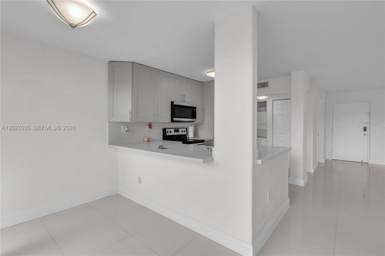 9440 W Flagler St , Unit 208, Miami, FL 33174 Photo