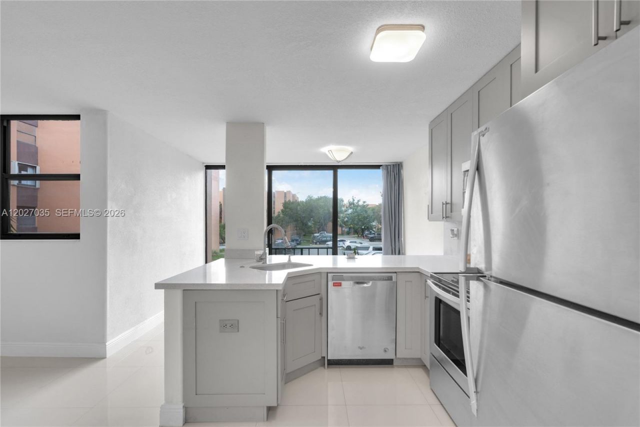 9440 W Flagler St , Unit 208, Miami, FL 33174 Photo