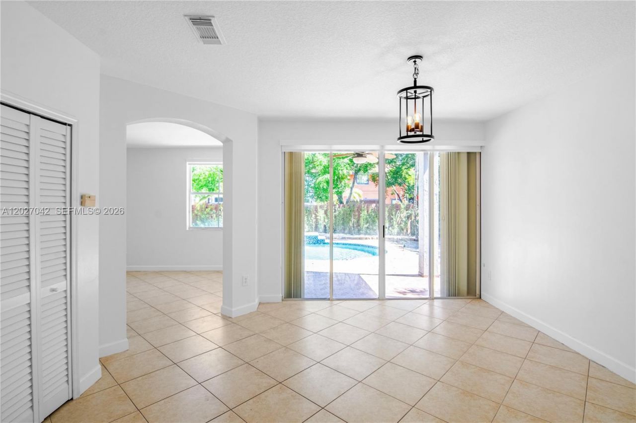 16001 SW 43rd Ter , Unit 16001, Miami, FL 33185 Photo