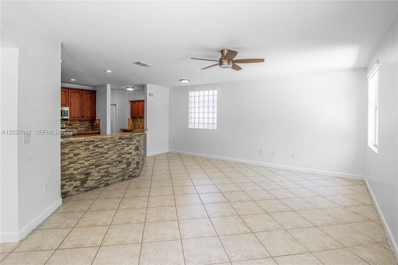 16001 SW 43rd Ter , Unit 16001, Miami, FL 33185 Photo