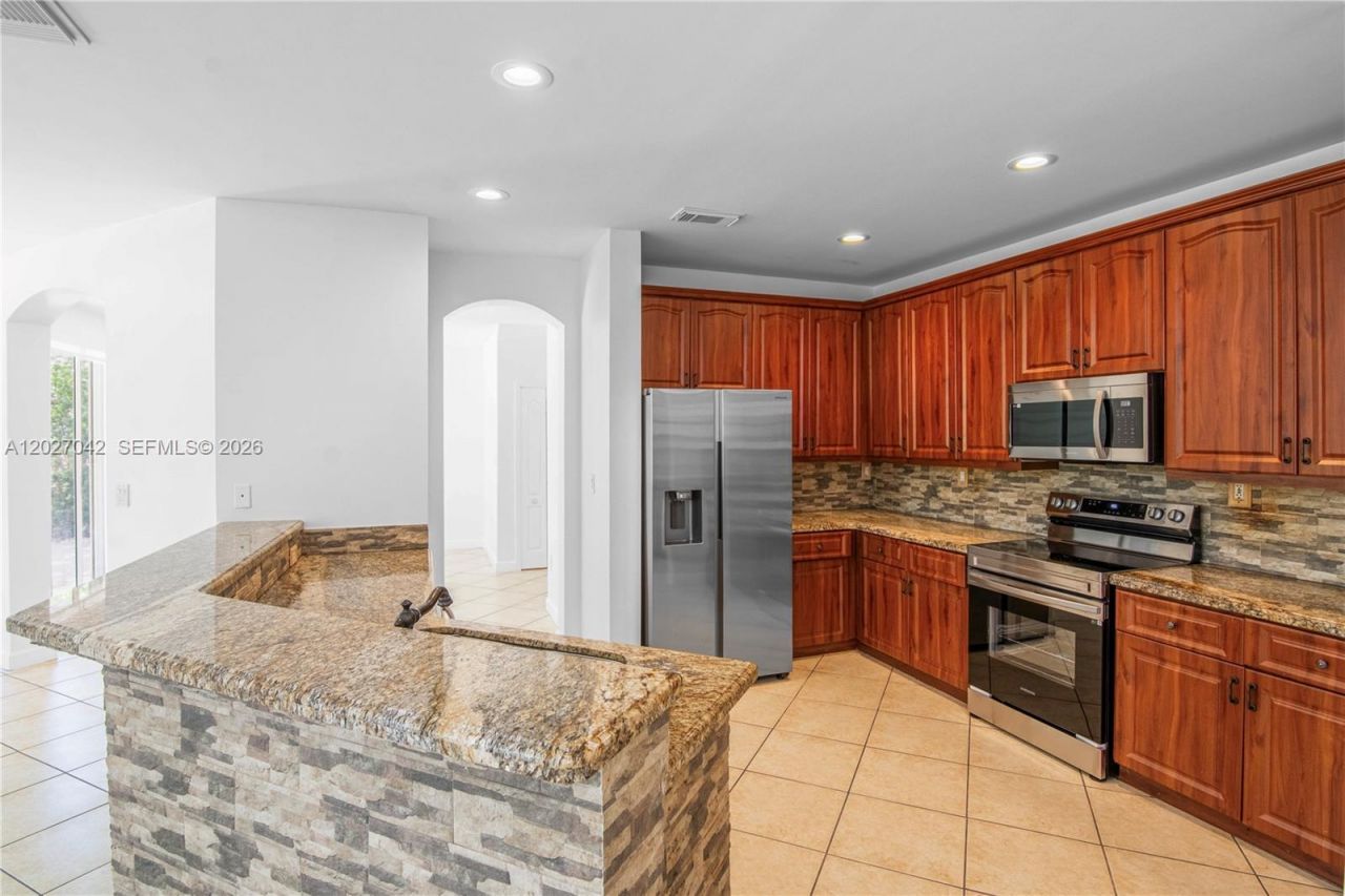 16001 SW 43rd Ter , Unit 16001, Miami, FL 33185 Photo