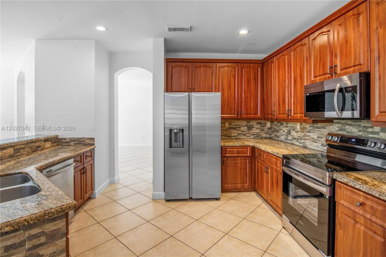 16001 SW 43rd Ter , Unit 16001, Miami, FL 33185 Photo