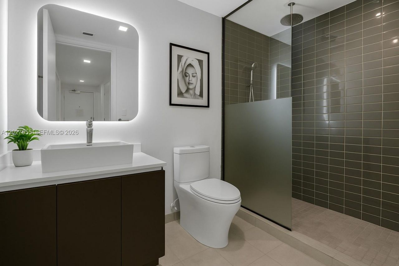 227 NE 2nd St , Unit 2611, Miami, FL 33132 Photo