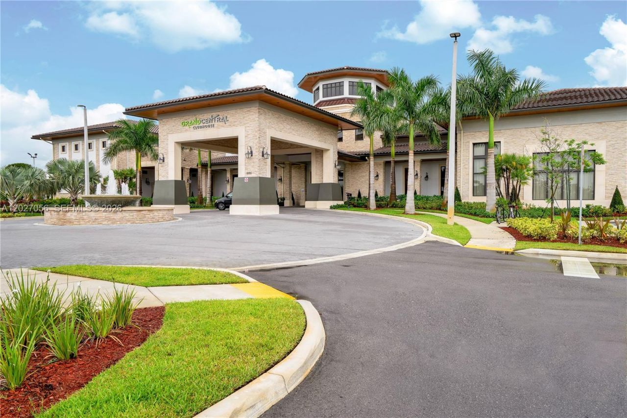 8175 NW 104th Ave , Unit 32, Doral, FL 33178 Photo