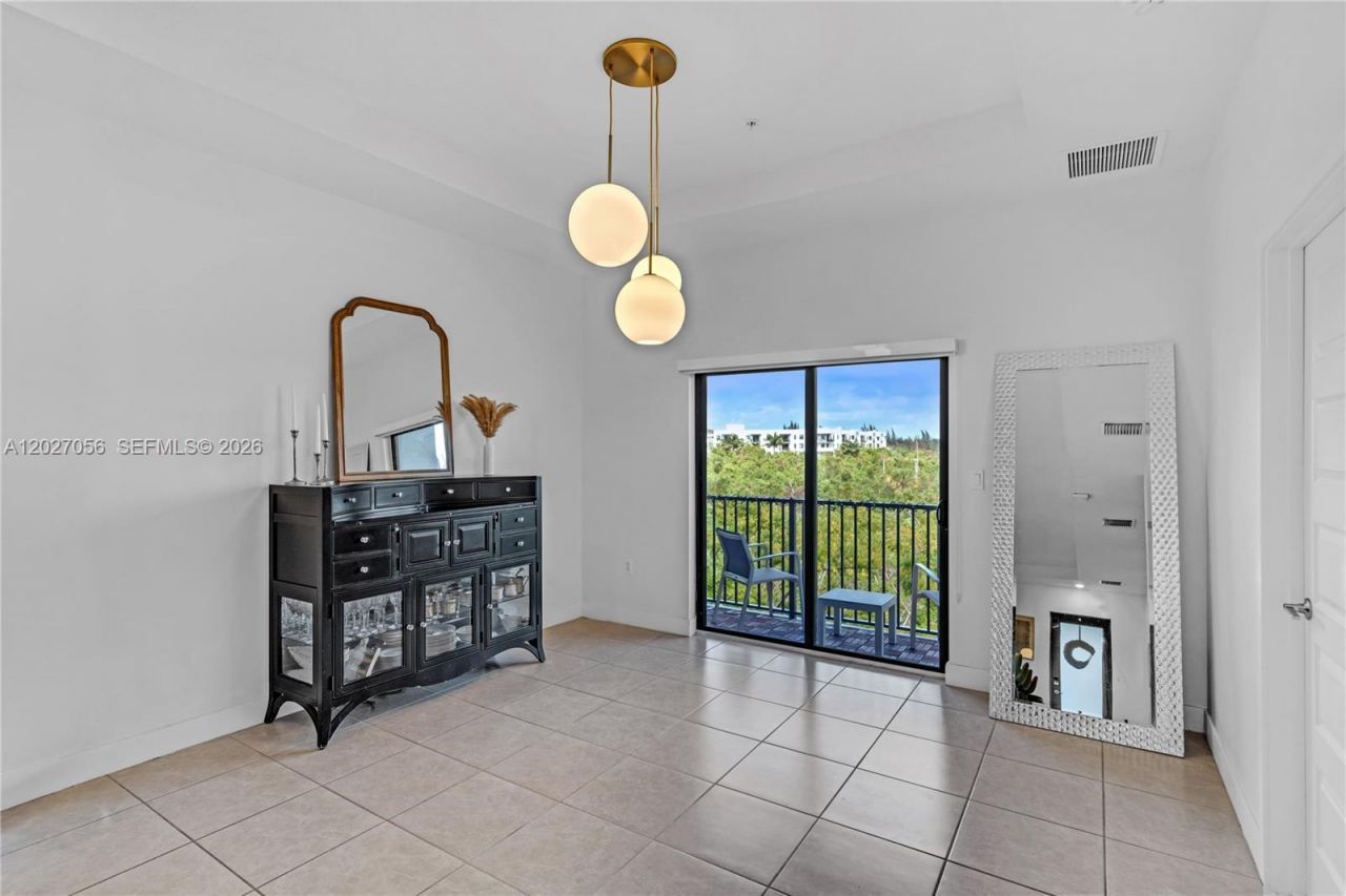 8175 NW 104th Ave , Unit 32, Doral, FL 33178 Photo