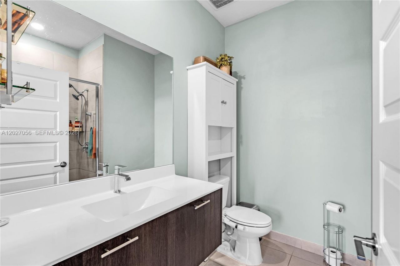 8175 NW 104th Ave , Unit 32, Doral, FL 33178 Photo