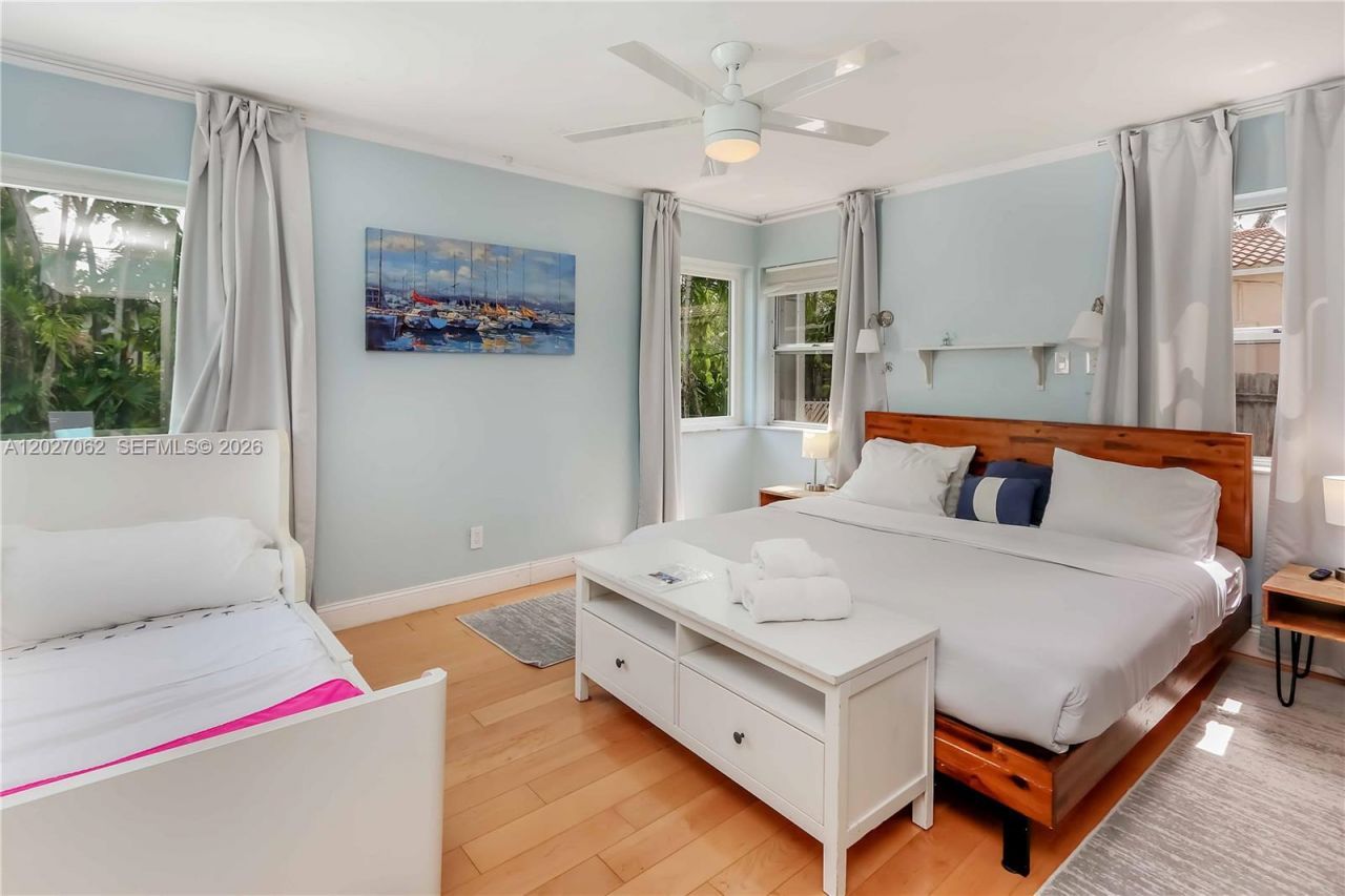 955 Van Buren St , Hollywood, FL 33019 Photo