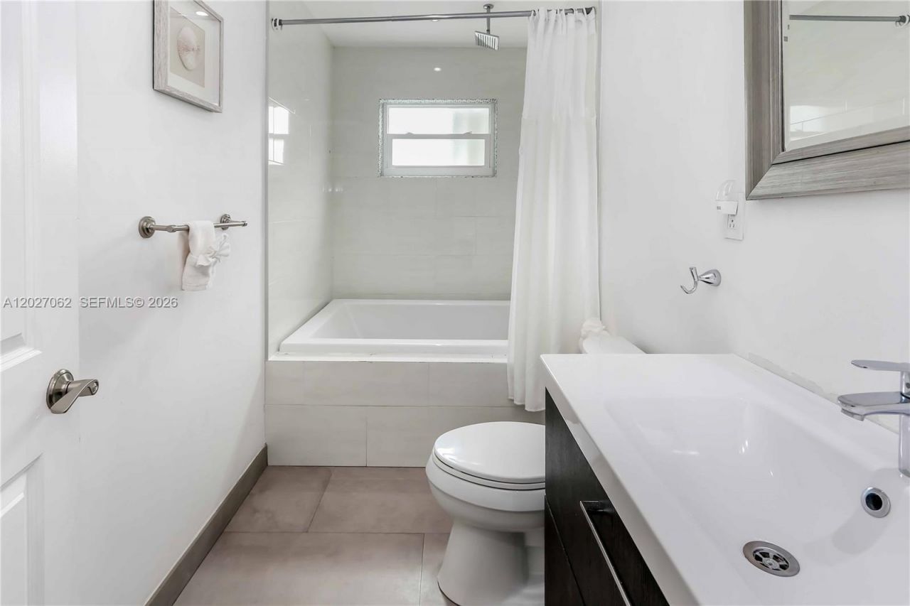 955 Van Buren St , Hollywood, FL 33019 Photo