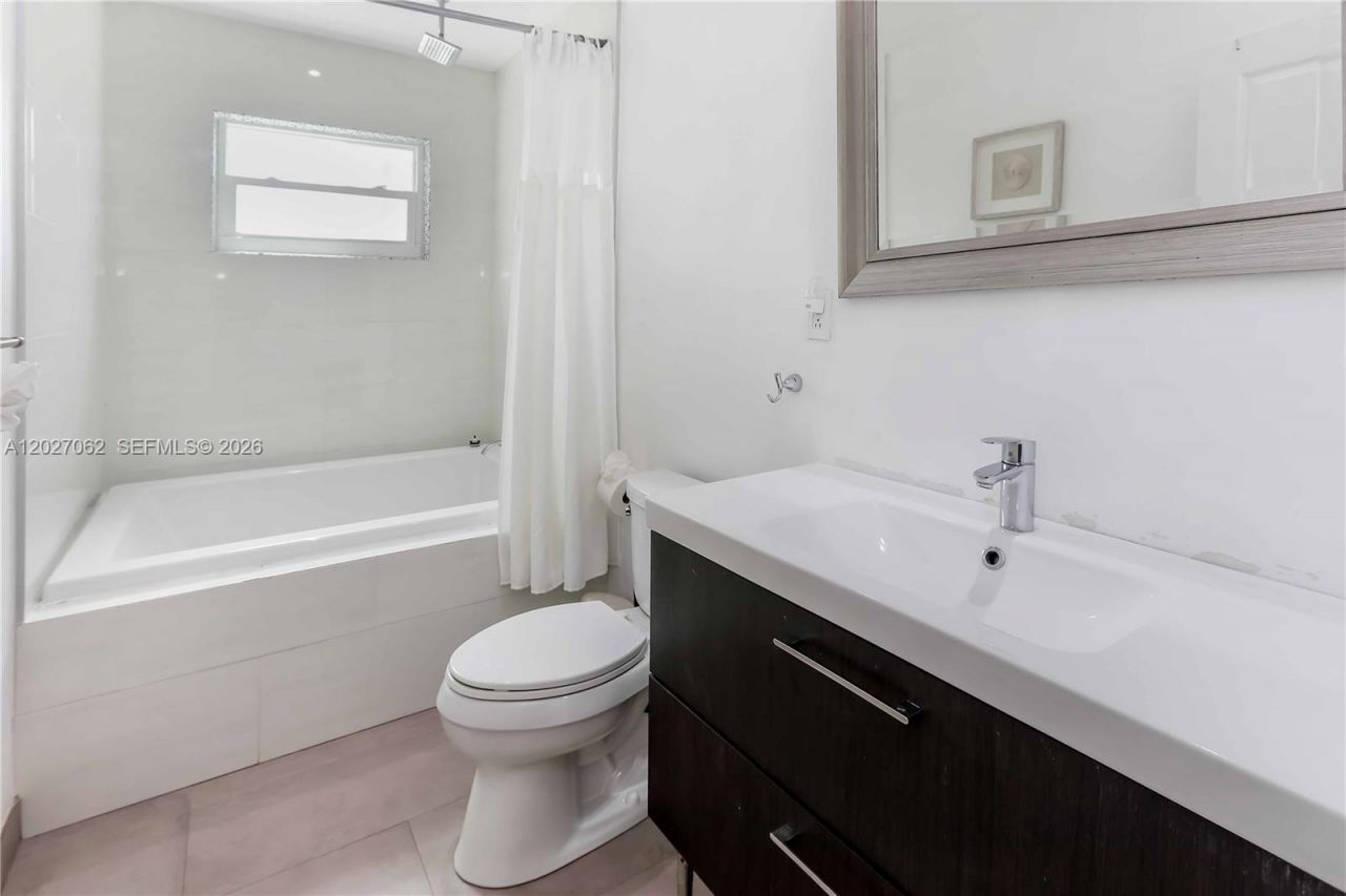 955 Van Buren St , Hollywood, FL 33019 Photo