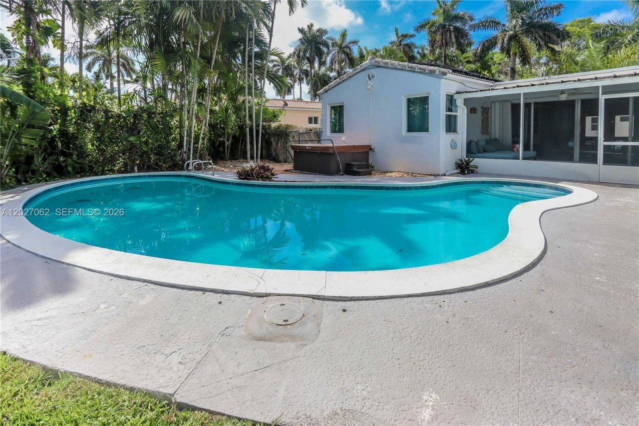 955 Van Buren St , Hollywood, FL 33019 Photo