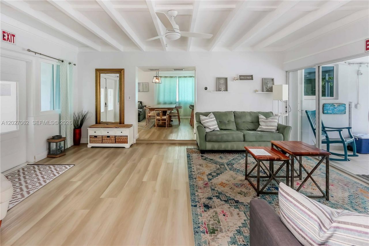 955 Van Buren St , Hollywood, FL 33019 Photo