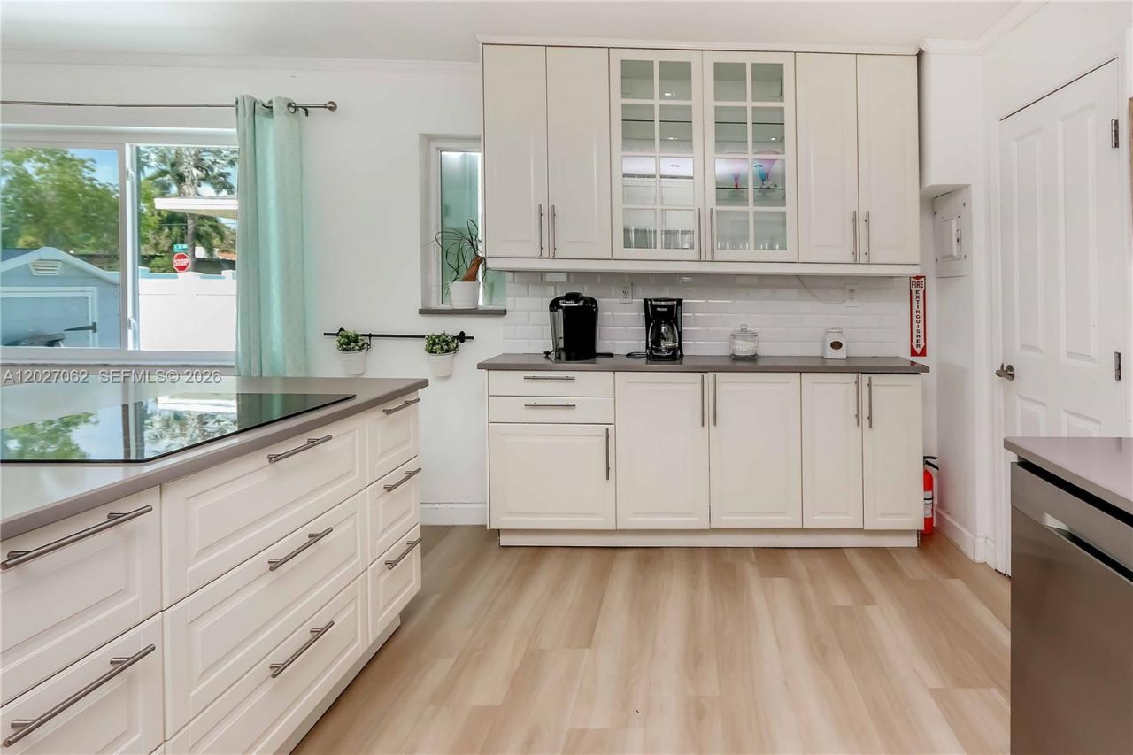 955 Van Buren St , Hollywood, FL 33019 Photo