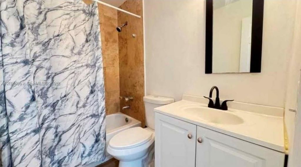 11195 SW 1st St , Unit 319, Sweetwater, FL 33174 Photo